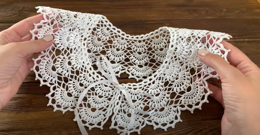 CROCHET BEAUTIFUL COLLAR