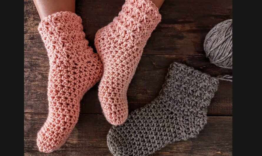 A Step-by-Step Guide to Crocheting Slippers 🧶