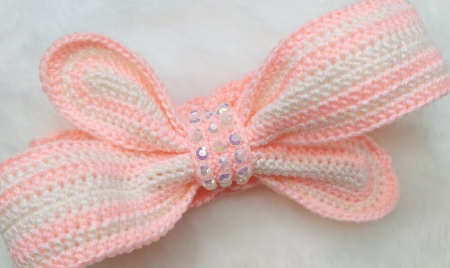 Crocheting the Fabulous Giant Bow Headband