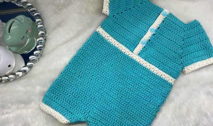 Knit this super easy jumpsuit or overall model 🐬