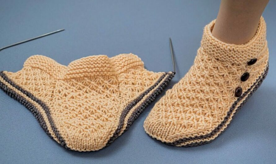 Simple and warm knitted slippers-socks with the pattern “Stars” – for beginners!