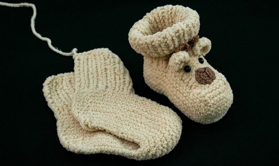 How to Make Simple Knitted Baby Booties “Teddy Bears”