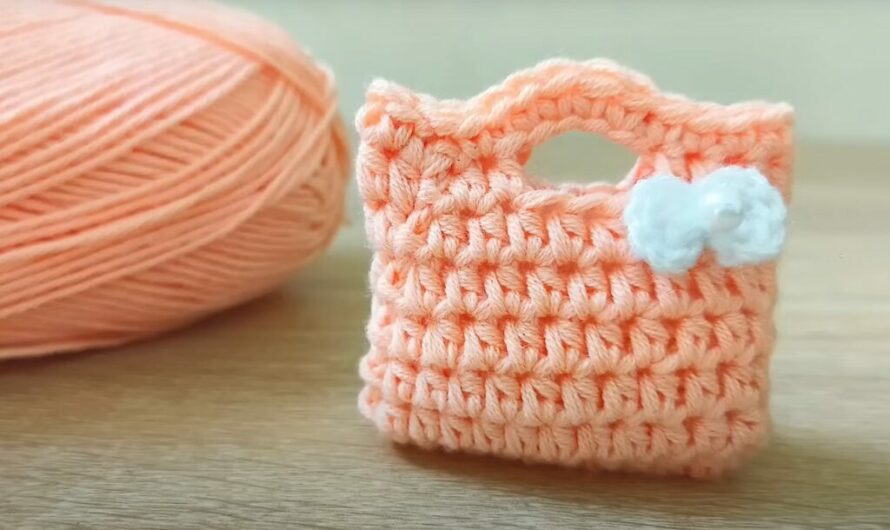 Cute Crochet Mini Bag | Video tutorial