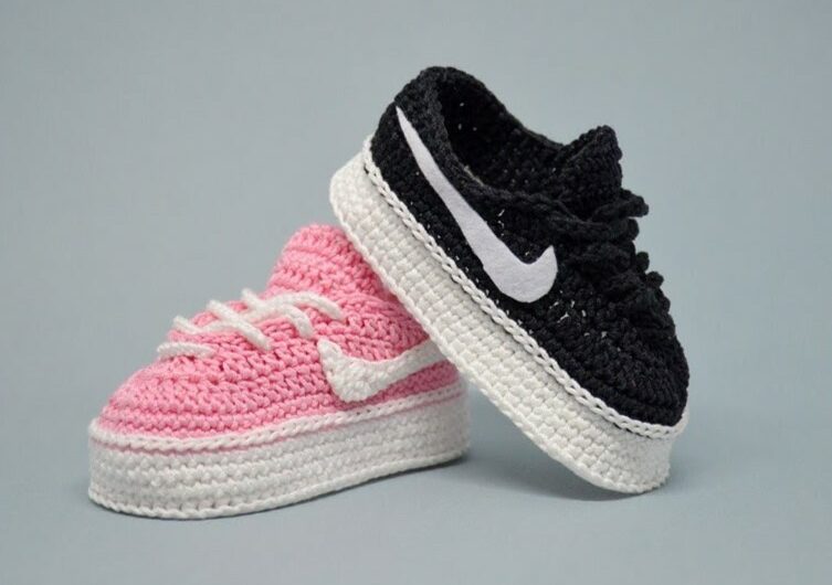 Crocheting Adorable Baby Sneakers: Video tutorial