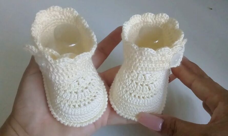 Beautiful Scallop Edge Crochet Baby Booties: Video Tutorial